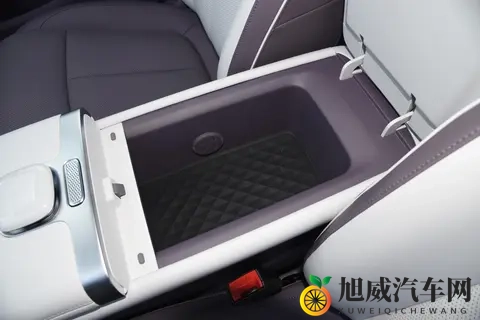 对不起华为ADS4!这台17万起的国产车,智驾堪比老司机-1