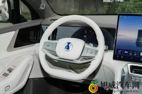 腾势N8L“四宗罪”？！它究竟动了谁的“奶酪”？-3