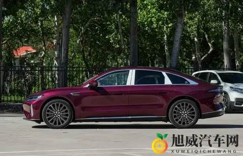 高速稳如BBA!奇瑞风云A9L值不值得买?老司机掏心窝子说10句实话-2