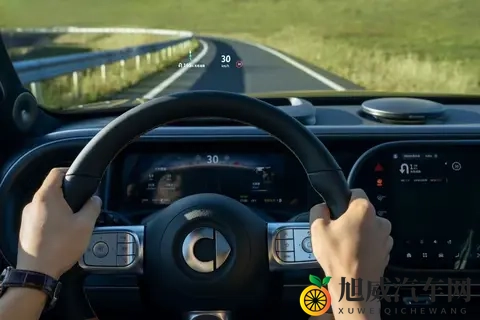 实测油耗52L，开出去像奔驰，16万混动SUV怎么选？-1