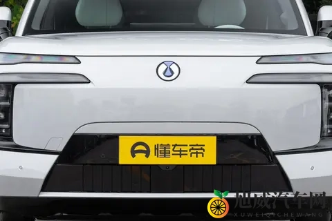 腾势N8L评测：从空间到细节，都让人觉得舒心，适合带家人出行-3