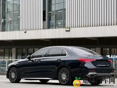 绿色准新C级，20多万圆你奔驰梦，还要啥自行车？-1