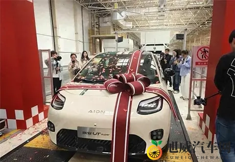 黄色软件18:汽车科技新突破,未来驾驶体验大不同-2