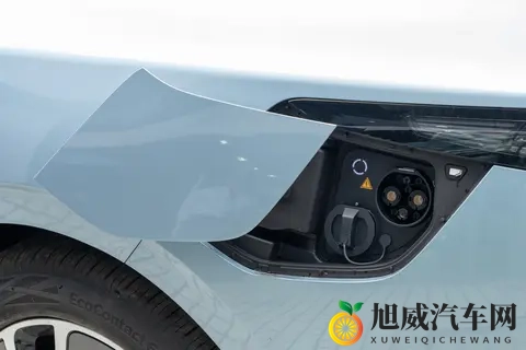 2025款星纪元ES上市，1528万起！增程+纯电双动力，值得买吗？-3