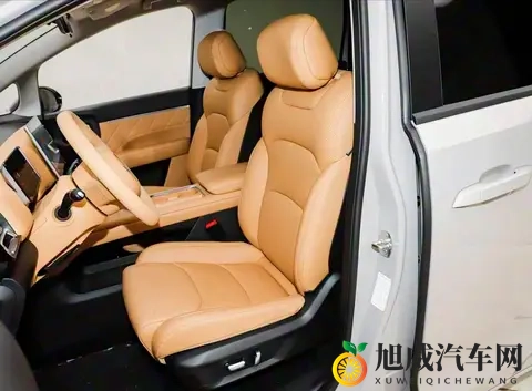 “2+2+3”大7座，加满油一口气能跑1100km，10万买车看看这辆！-1