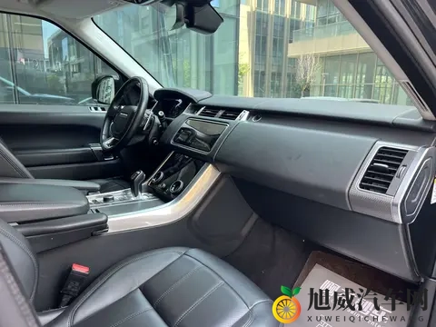 男生和女生一起查查查带疼痛aop：汽车安全升级：疼痛提醒助你安全驾驶-2