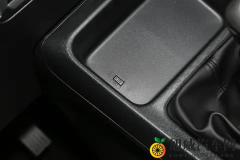 10万级MPV星光730,七座还带电动侧滑门!-2