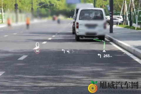 蔚来ET9底牌全亮：全域900V+5nm自研芯片，78S除了车标还剩什么？-2