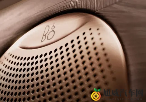 一夜之间,又有一款增程六座SUV公布了价格-1