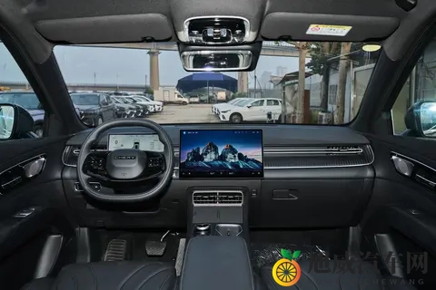 瑞虎 8 新车型预售：1059 万起，有虎 _ 豹两款前脸外观-2