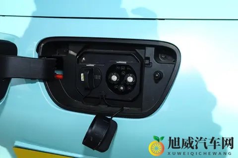 5 万级代步车首选？五菱宏光 MINIEV 四门版解析，入门款是最优解-1