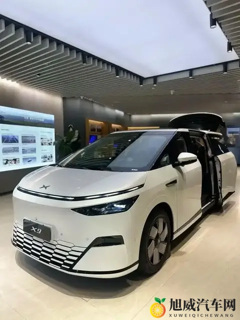 “用92号汽油就跑1400公里的豪华电车，真这么神？小鹏X9增程版”-1