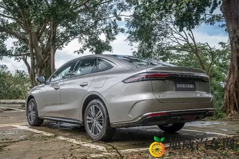 688万起 车长超48米 亏电油耗28L 秦PLUS慌不慌？-3