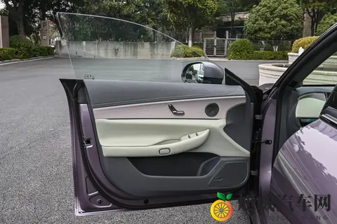 标配800V快充，续航最高710km，15万级星纪元ES选购指南-3