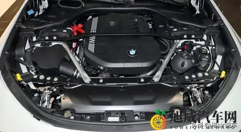 静音再进化！2026款宝马7系标配夹层玻璃，配置有增有减？-1