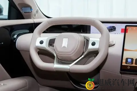 华为乾崑ADS 4+鸿蒙座舱，这款SUV“满配”开卷-2