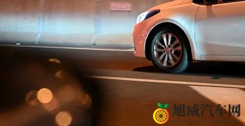 电动车“狂飙”减速,安全之绳越拉越紧-1