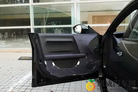 20万预算买“新豪华”？这台国产车把年轻人想要的全安排上了-3