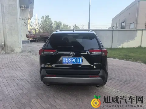 一个B三个人:B级轿车新秀:家庭出行新宠,尊享体验!-3