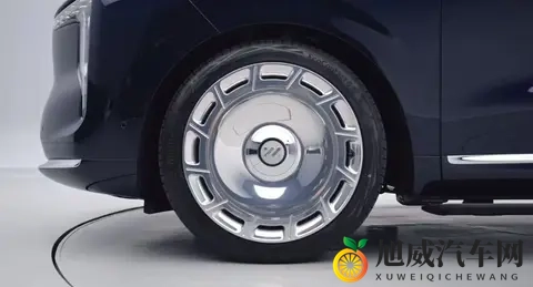 何止霸气，大V博主沉浸式体验智己LS9的旗舰内涵-1