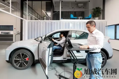 打扑克不盖被子剧烈摇床app：智能床APP革新驾驶体验，舒适安全两不误-3