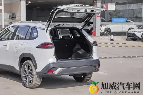 丰田锋兰达混动四款车型，如何挑选？-3