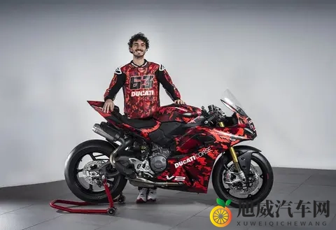 杜卡迪为旗下两位大神推出定制版Panigale V2-1