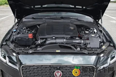 捷豹 XFL 2025 款双车横评：谁才是豪华轿车的 “价值真王者”-2