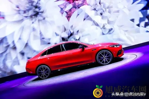 奔驰电车卖25万，用户懵了，豪华体验真能降维？-2