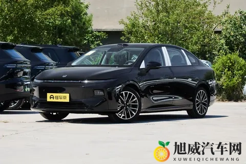 空间大、续航长、配置高，起售价不到9万元，零跑B01能买吗？-3