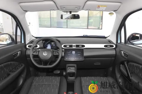 零跑T03：续航超400km，80kW电机，5万级微型纯电代步小车-1