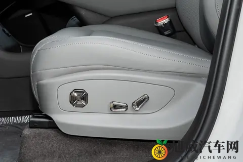 第三排能跷二郎腿?腾势 N8L 让六座 SUV 告别鸡肋!-3