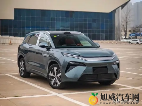 方程豹充电桩事件，盘点比亚迪“天才”设计师，有哪些神来之笔-3