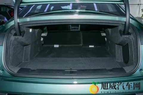 纯电轿车新选择：2025 款星纪元 ES 纯电版 Max 城区辅助驾驶深度体验-2