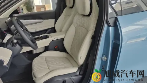 独立试驾新款领克08 EM-P简试：配置大改_价格下调，转向务实路线-1