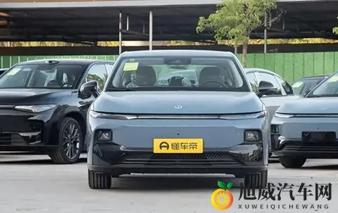 零跑:中产家庭的理性之选,百万台下的速度与温情!-3