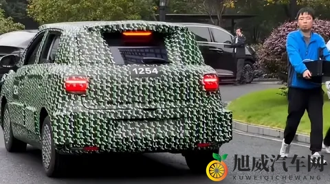 零跑 A10 谍照突袭！全新 A 系列首车，会是下一个爆款吗？-2