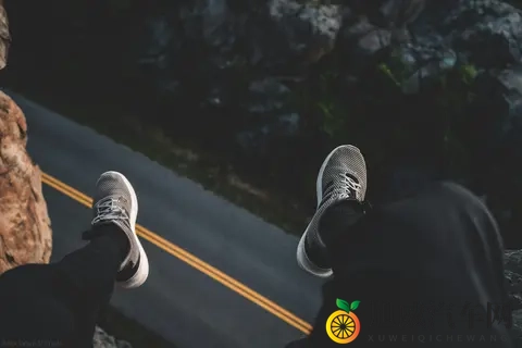 OpenAI一记闷棍，打醒了特斯拉的“自动驾驶”梦-1