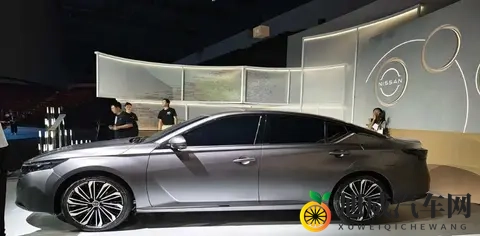 2026款日产天籁实车，车身修长时尚，搭载20T引擎，售价18万起！-2