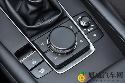 开昂克赛拉,嘴硬了3年,高速服务区被上了一课-1