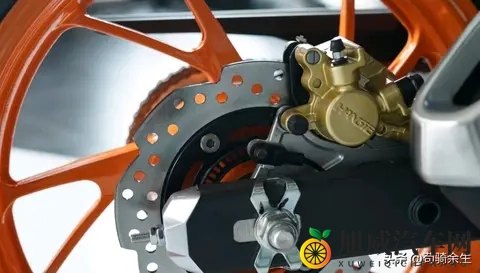 仿赛的颜值街车的心！本田宝藏车型NSP190，安全省油续航全打包！-1