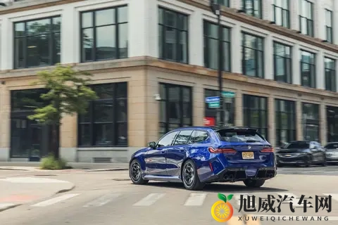 插电混动高性能旅行车，2025款宝马M5旅行版实车图曝光-1