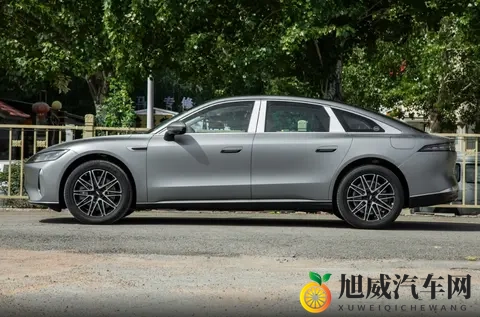 奇瑞推出的中大型车，长超5米+零百79s，15万可拿下，风云A9L-3