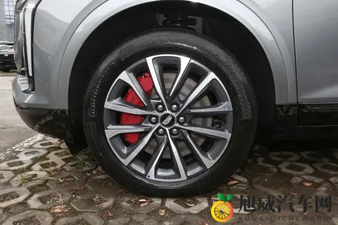 个子矮小奶大BBwBBWBBW：汽车新潮流：小巧车身，空间与动力双赢-1