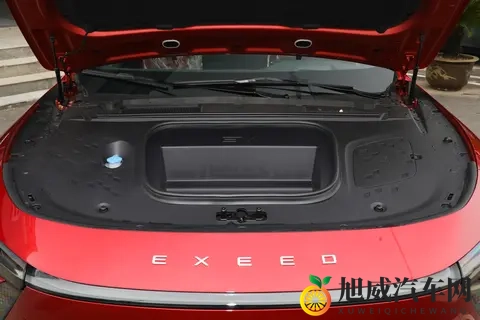 破局者还是跟风者？深度体验2025款星纪元ES，它的实力究竟如何？-1