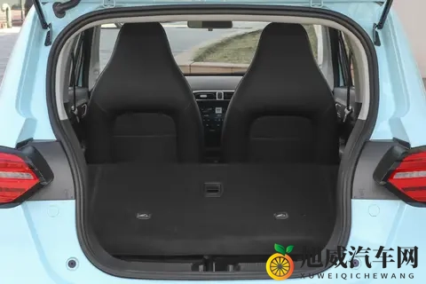 5 万级纯电家用车怎么选?零跑 T03 实测解析,帮年轻家庭精打细算-1