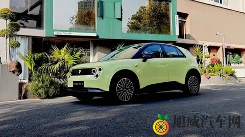 10月销量哪家强，鸿蒙智行销量创新高，但是还有高手-1