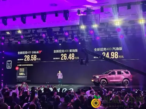 相比燃油版，全新坦克400Hi4z高出7万元，哪个更值得买？-2