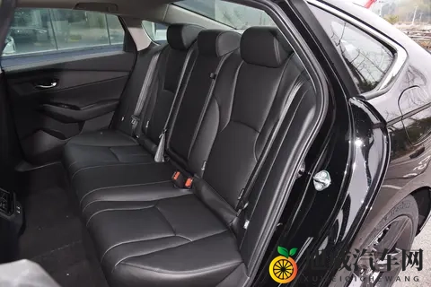 2025款英仕派典雅版，中型车性价比之王？-1