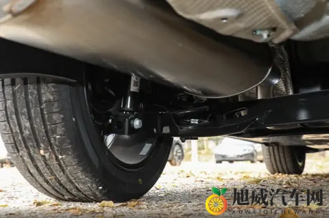 新款宝来上市，售价不变，15T动力总成保留，6个喇叭减配成了4个-1